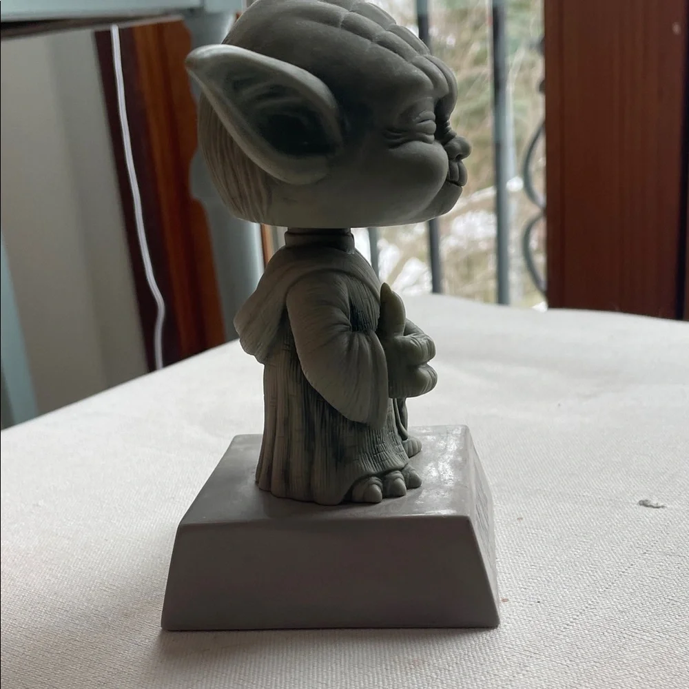 FUNKO Yoda Figurine - Gray 2013 wisecracks bobble head